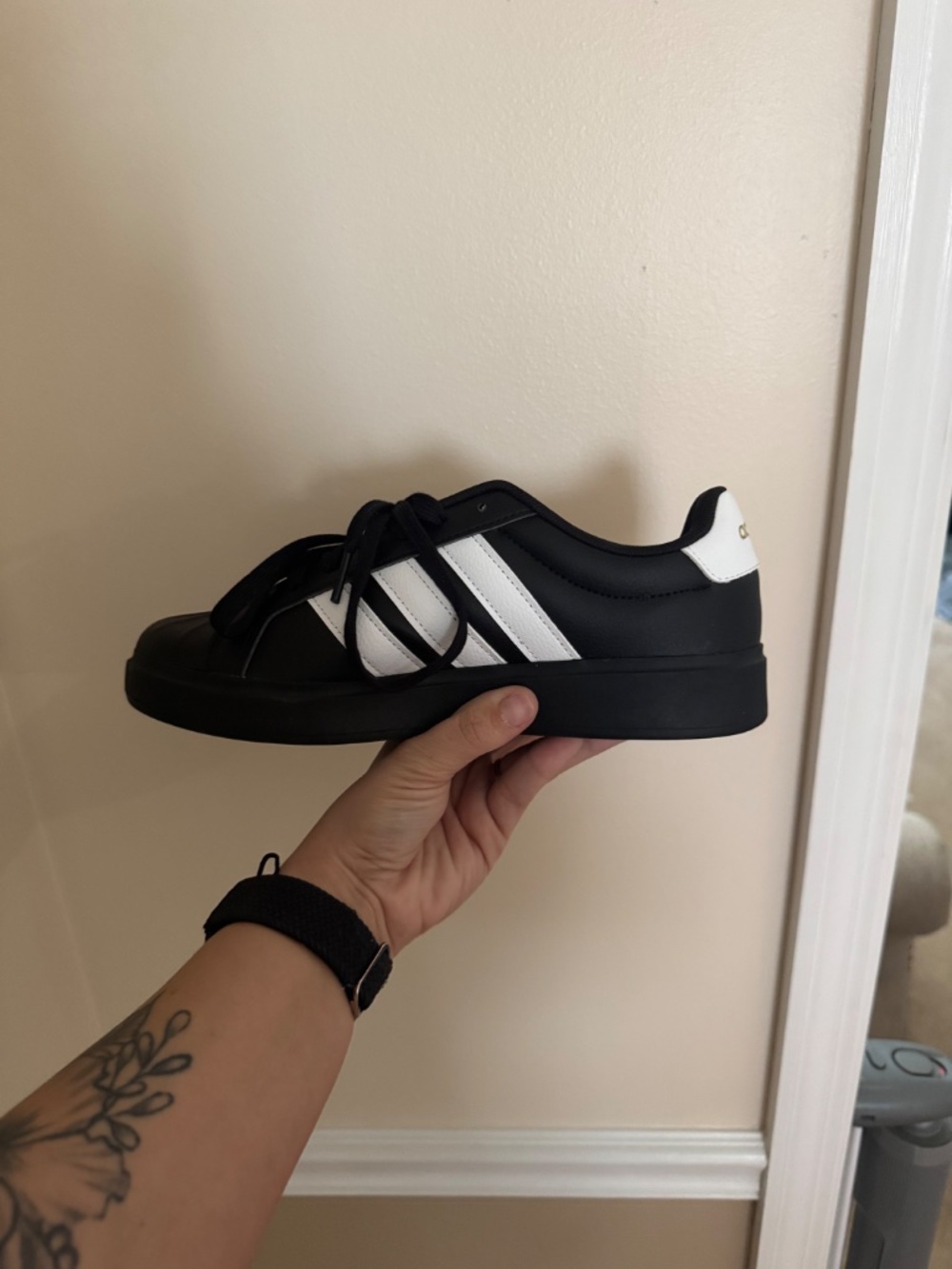 NEW:Black Adidas Shoes - Picture 3 of 8